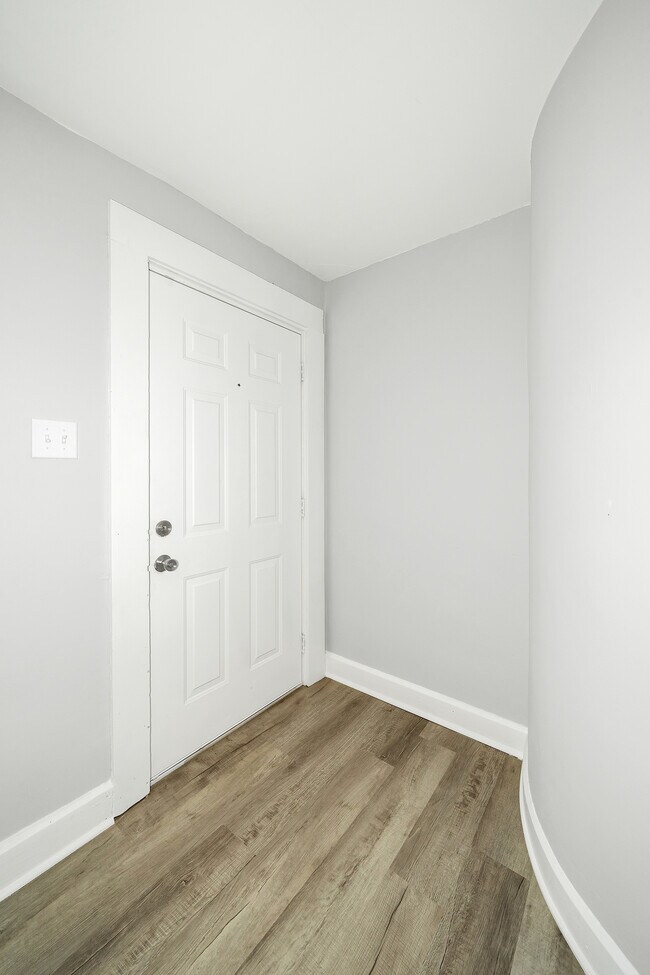 Building Photo - 3343 Carrollton Ave