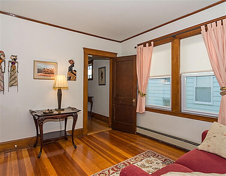 Building Photo - 108 Bowdoin St