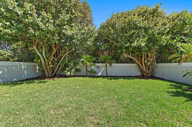 Building Photo - 139 Sand Pine Dr