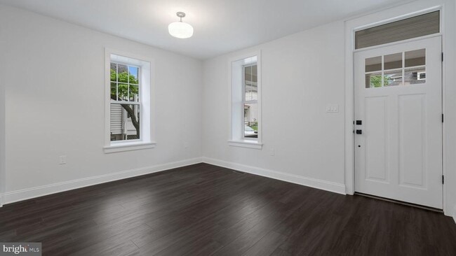 Building Photo - 115 Harvey Ave