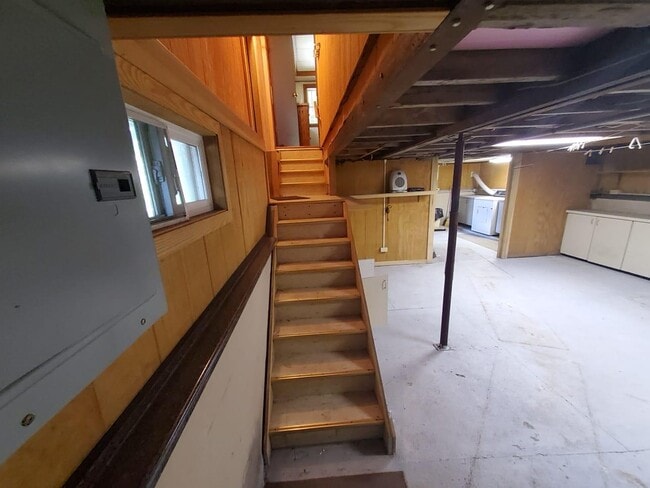 Building Photo - 17 Highland Ave