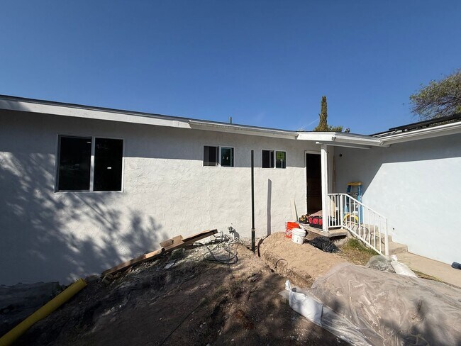Building Photo - BRAND NEW REMODEL (2026) - Large 7 Bedroom House on Faber (Lease out, pending signatures. Check b...