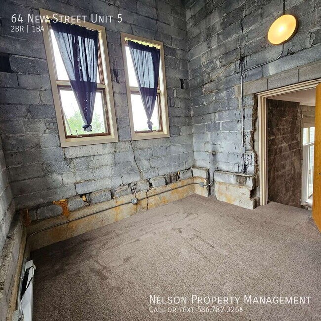 Building Photo - 64 New St