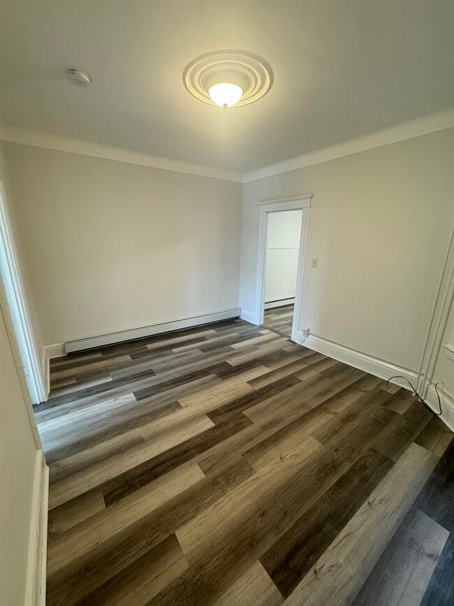 Building Photo - 934 Pavonia Ave