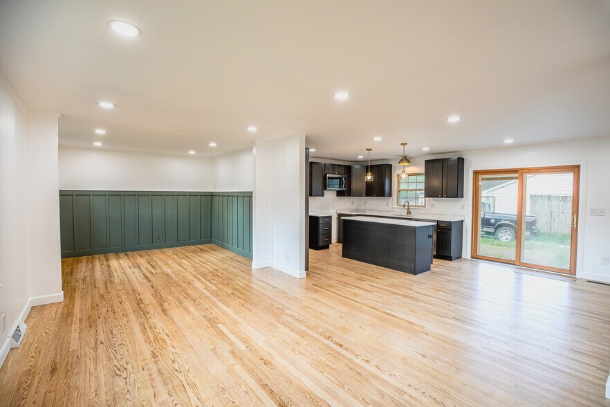 Building Photo - 200 Sewanee Cir