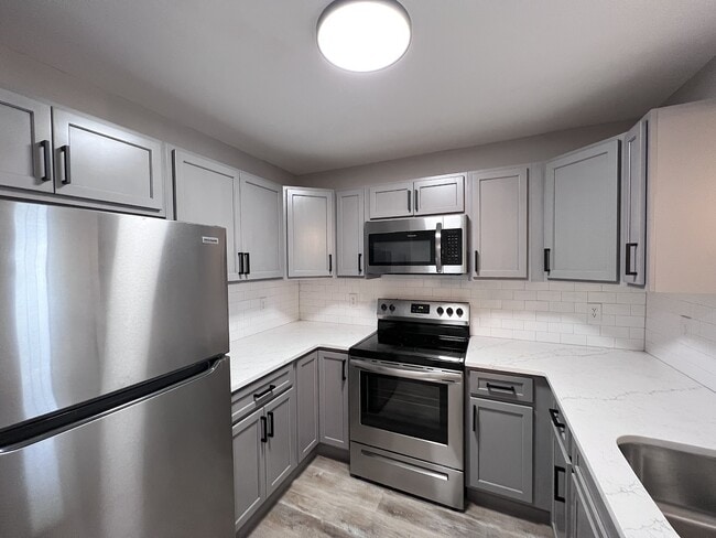 Building Photo - 15 Prospect St