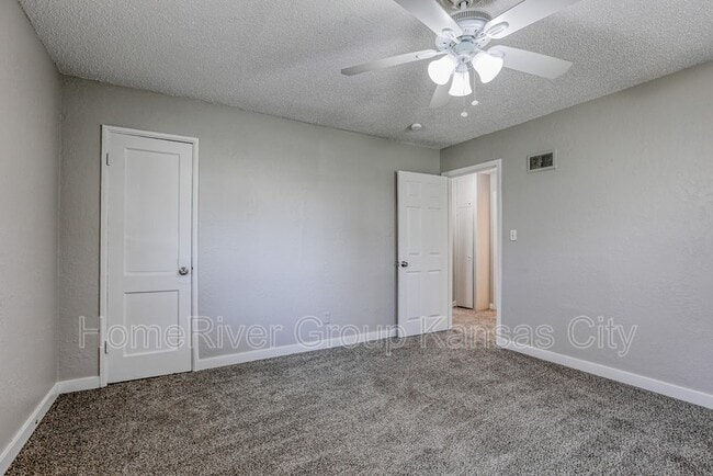 Building Photo - 831 Stewart Ave