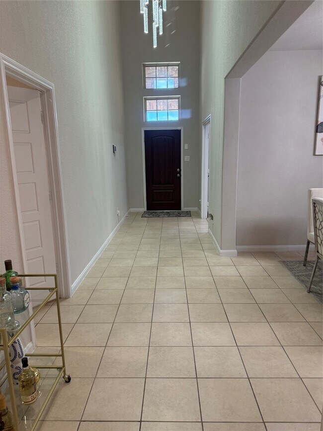 Building Photo - 1617 Darwin Cedar Dr