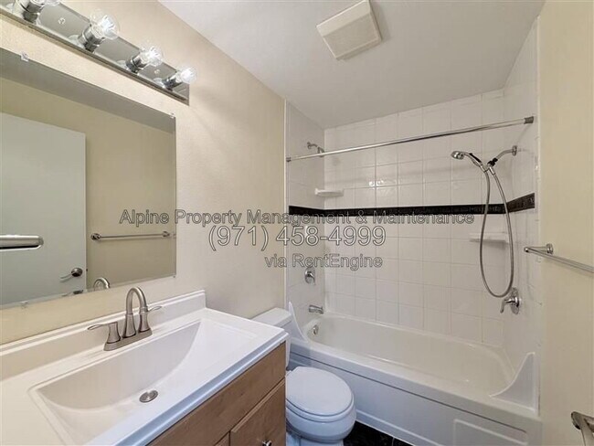 Building Photo - 4670 SW 160th Ave