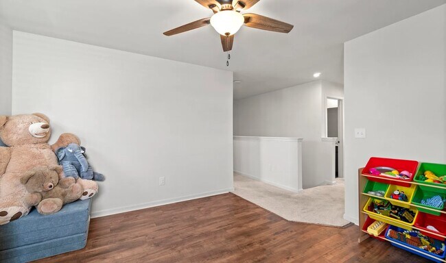 Building Photo - 425 Vildana Wy