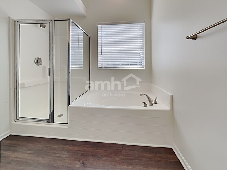 Building Photo - 136 Marinella Dr