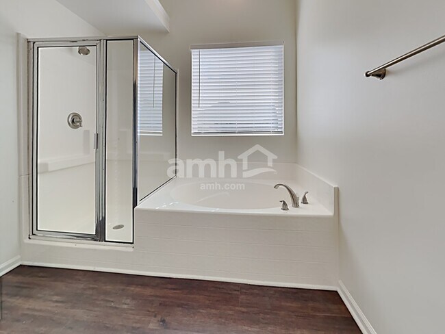 Building Photo - 136 Marinella Dr