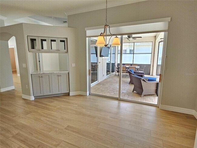 Building Photo - 330 Rio Terra