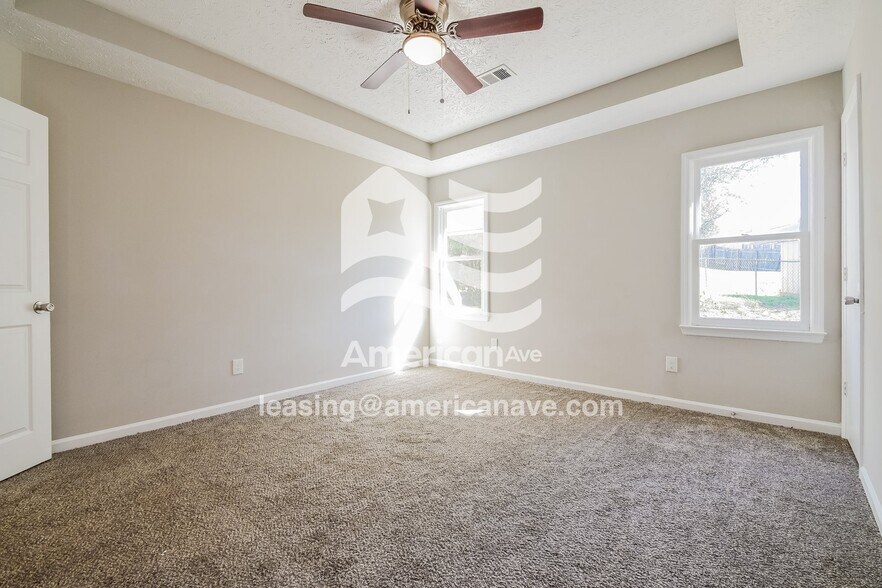 Building Photo - 870 Stafford Ct