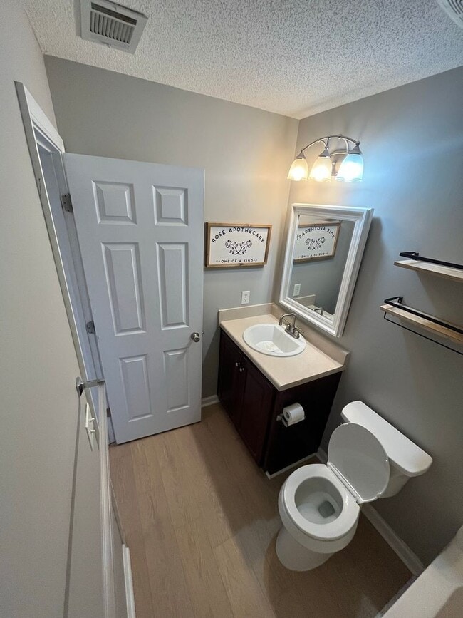 Building Photo - Available now! Spacious 3-bedroom, 2.5 bath townhome in Georgetown