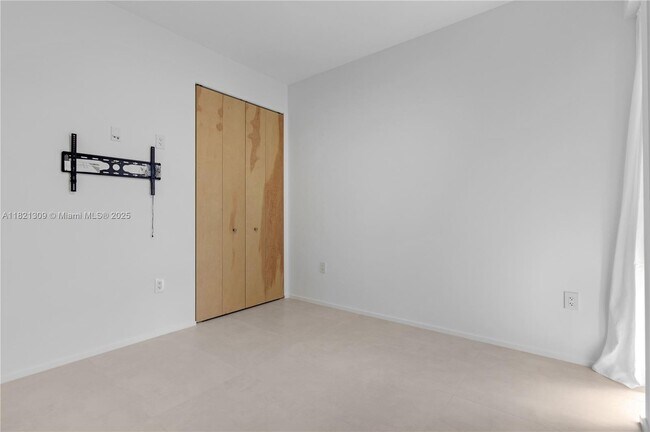 Building Photo - 4430 W Flagler St