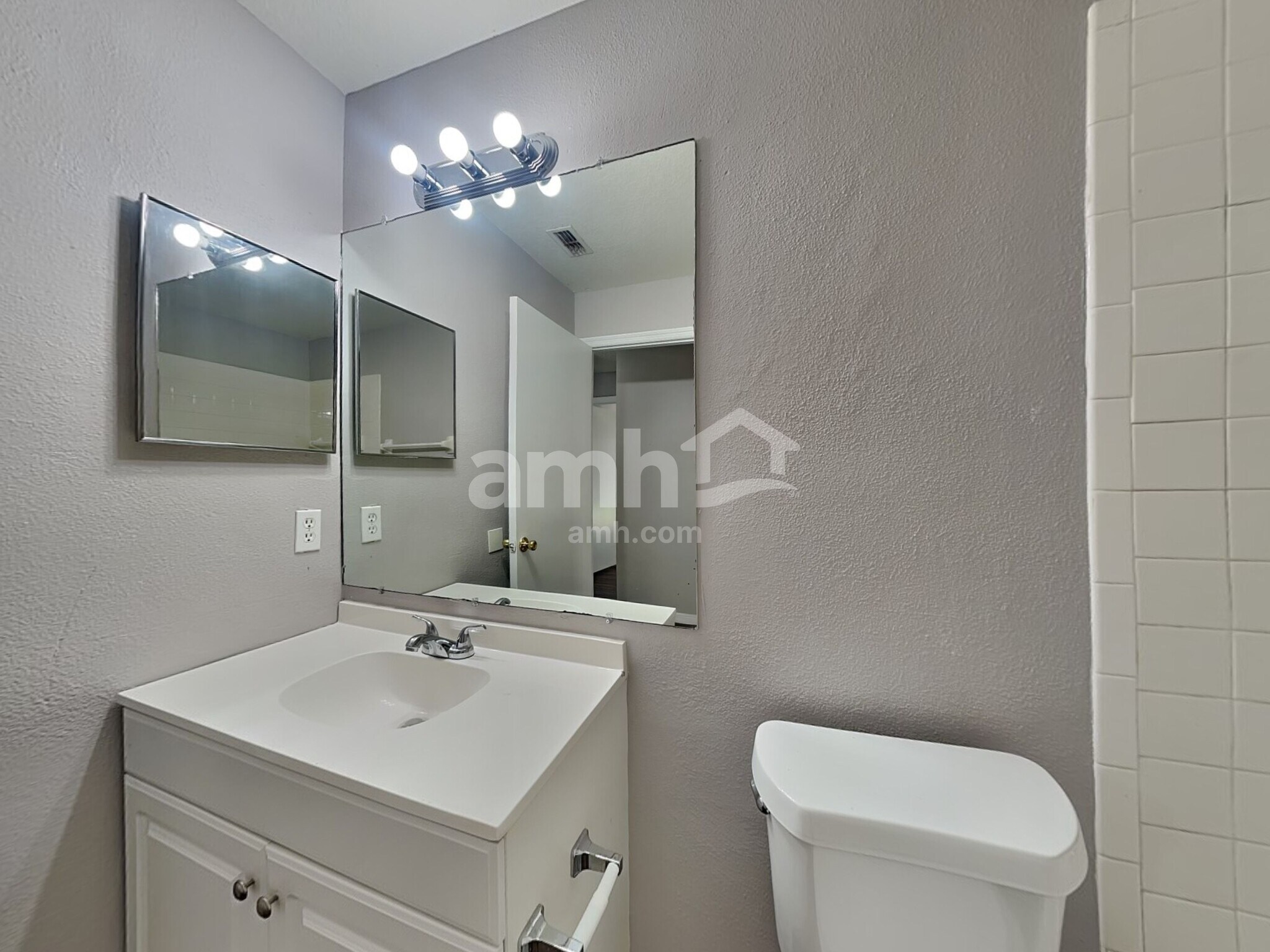 Building Photo - 139 N Cervidae Dr