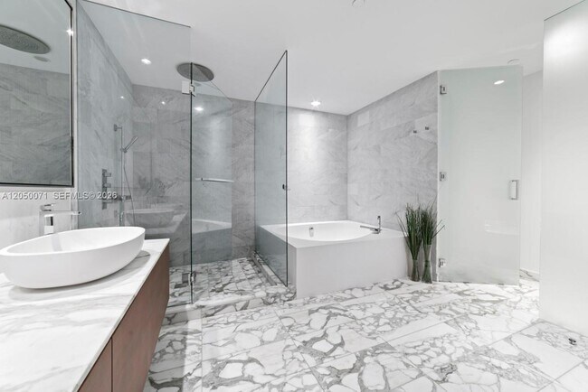 Building Photo - 10203 Collins Ave
