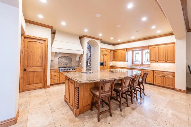 Building Photo - 61725 Broken Top Dr