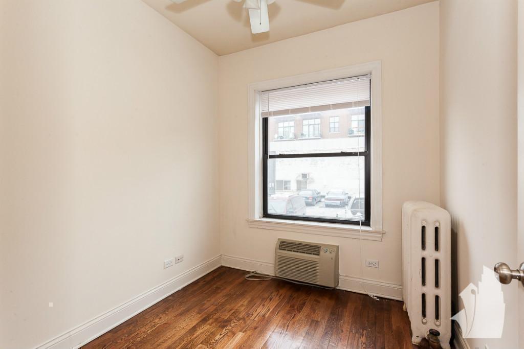 Building Photo - 744 W Addison St