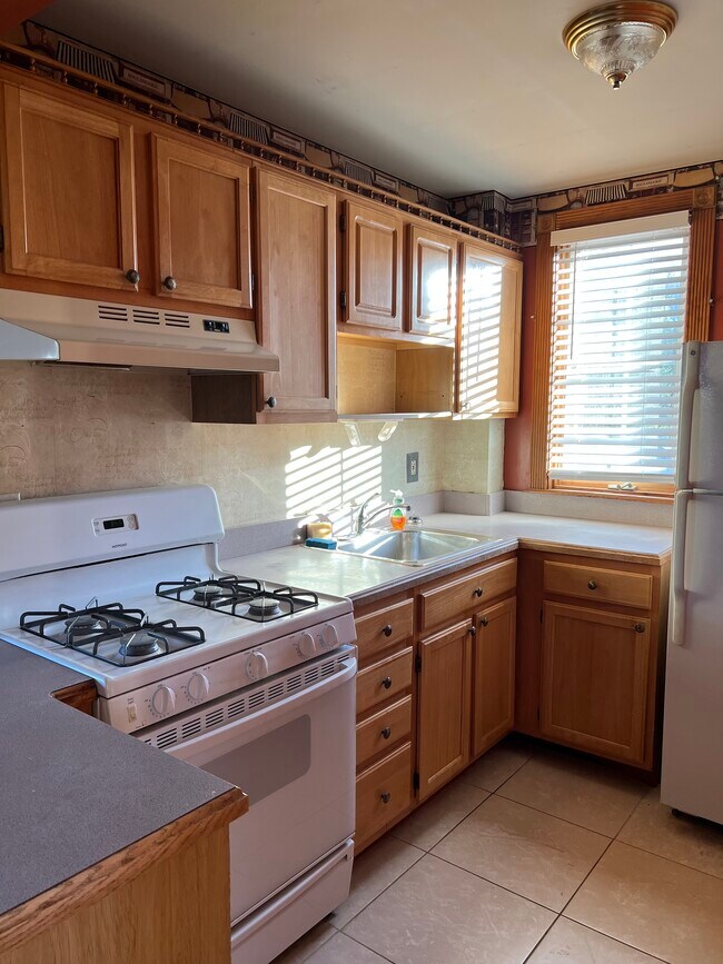 Kitchen - 1033 New Boston Rd