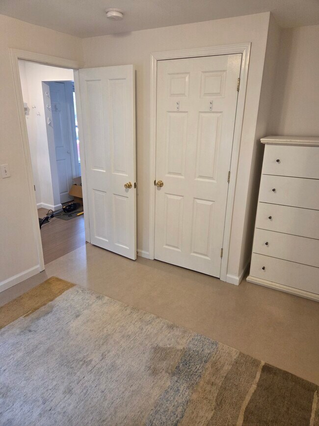 Building Photo - 176 W North St