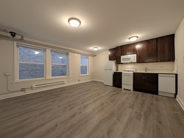 Building Photo - 5425 N Kenmore Ave