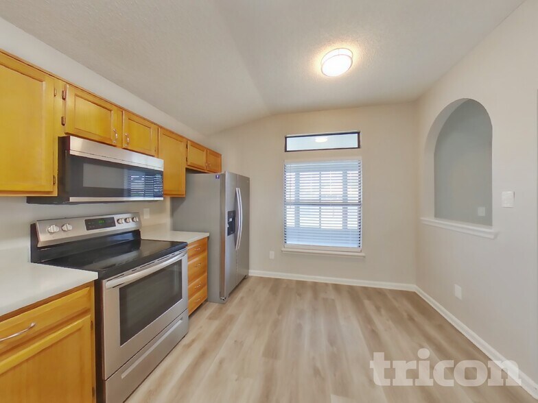 Building Photo - 12303 Sondra Cove Trail N