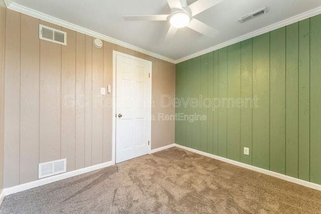 Building Photo - 72 Clover Dr