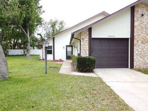 Building Photo - 1002 Stonybrook Cir