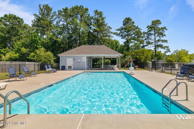 Building Photo - 106 Shallow Ct