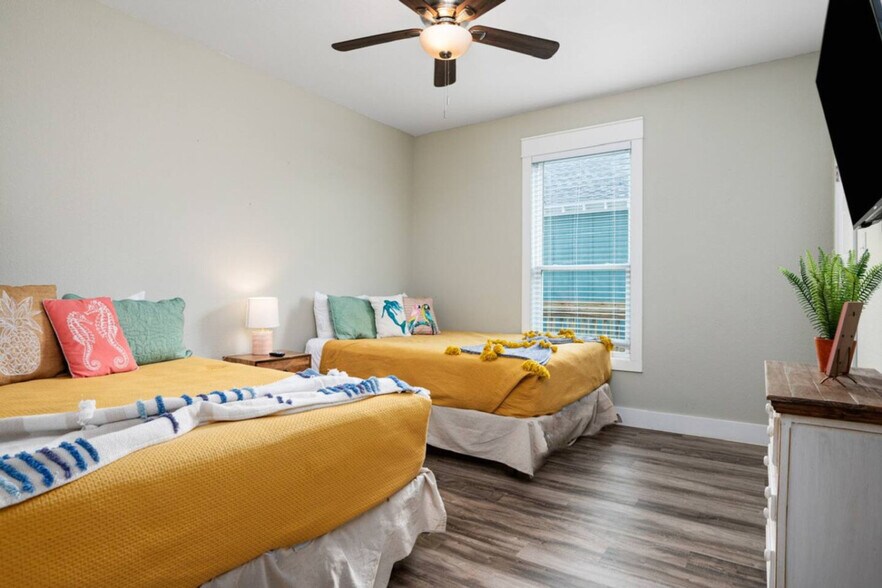 Building Photo - 951 Gulf Shores Dr