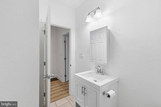 Building Photo - 2542 HARFORD Rd