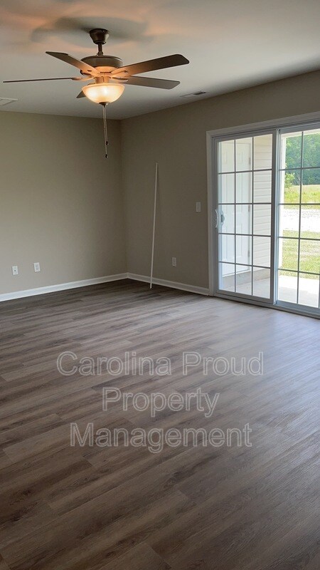 Building Photo - 4033 Lucerne Ct