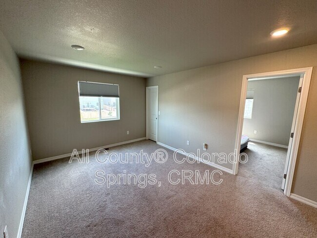 Building Photo - 5975 Mumford Dr.