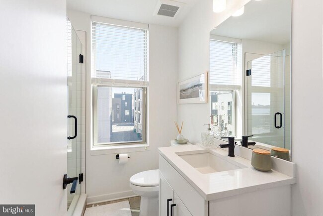 Building Photo - 2006 Northbank Pl