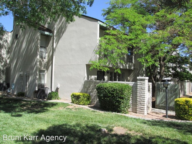 Building Photo - 2 br, 2.5 bath House - 7451 Prairie Rd NE