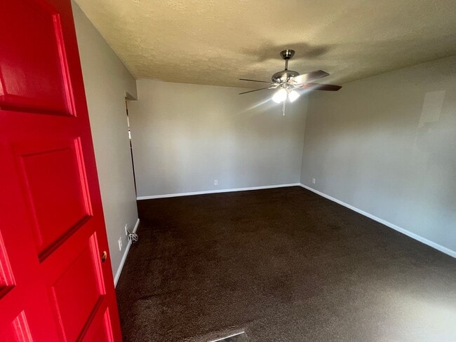 Building Photo - This is it! Mt Washington 3 Bedroom