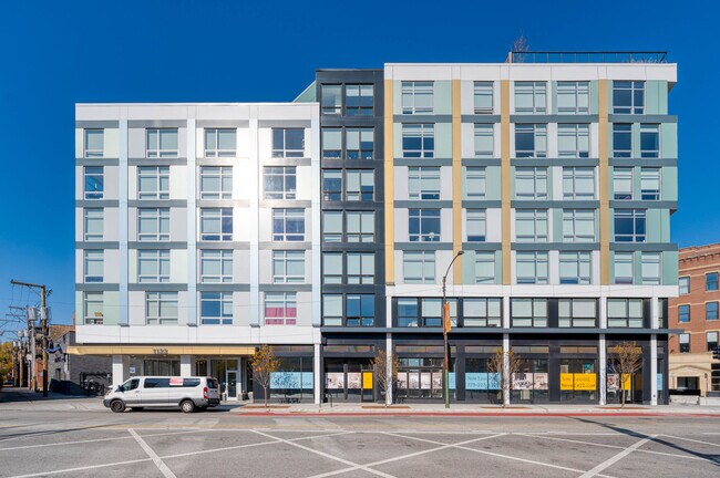 Building Photo - 1122 W Chicago Ave