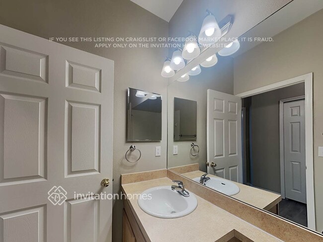 Building Photo - 5316 Braddock Dr