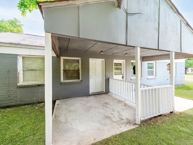 Primary Photo - Charming Duplex