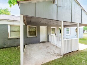 Building Photo - Charming Duplex