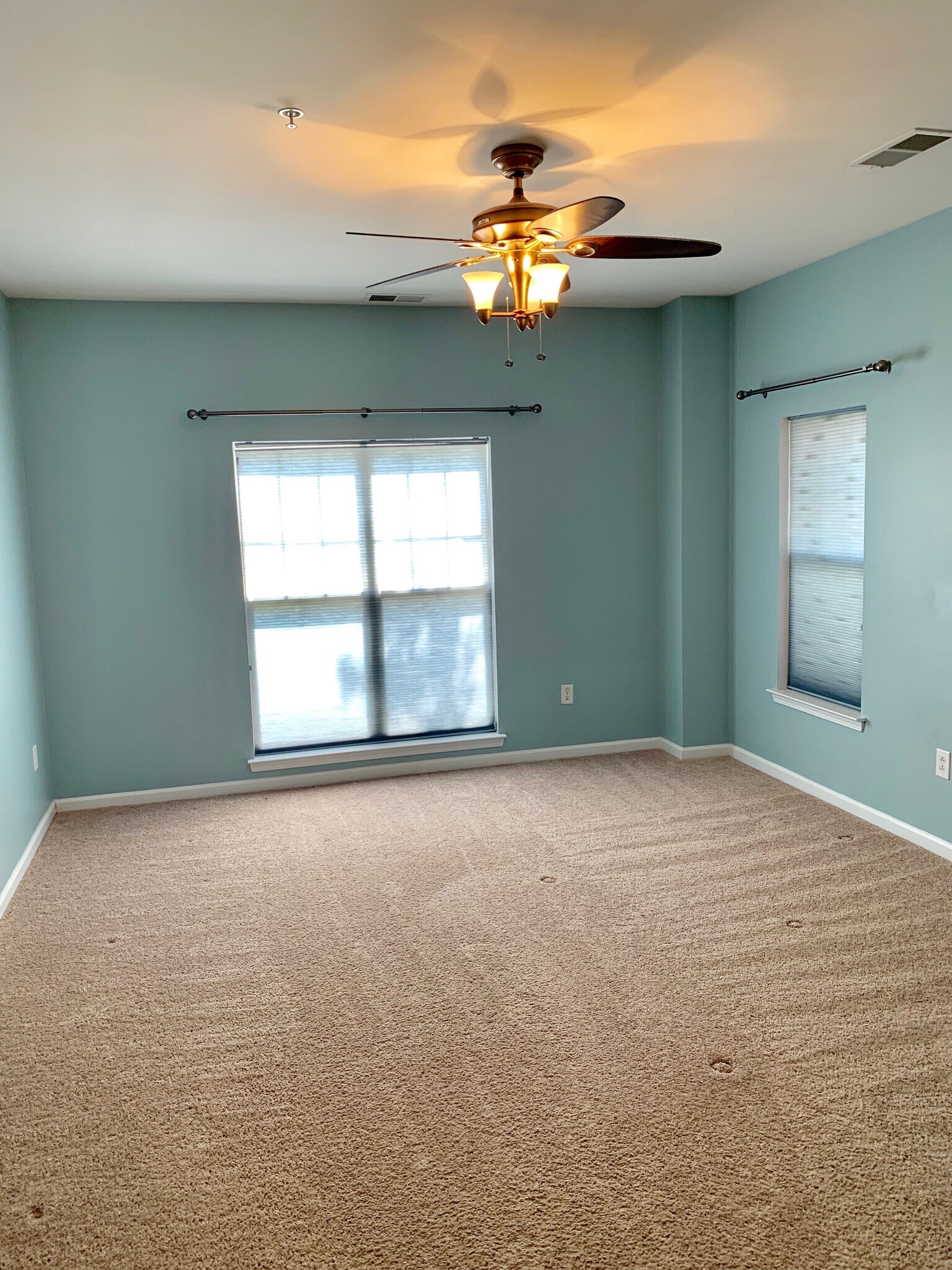 Building Photo - 1256 Duncan Gardens Dr