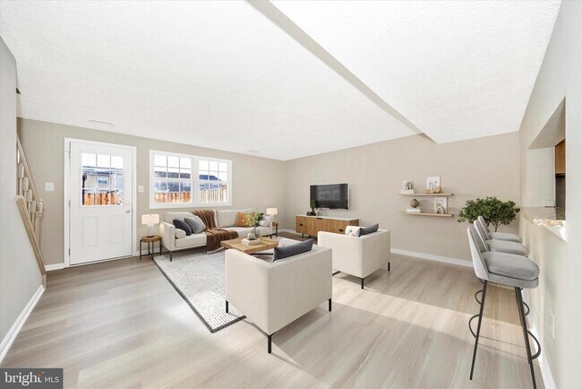 Building Photo - 103 Savannah Ct