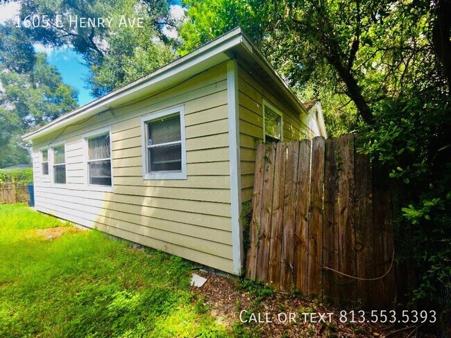 Building Photo - 1605 E Henry Ave
