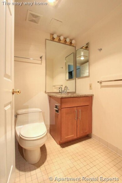 Building Photo - 345 Franklin St