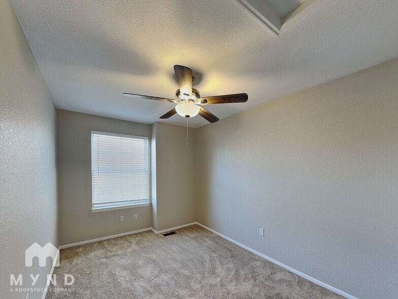 Building Photo - 2421 S Harlan Ct