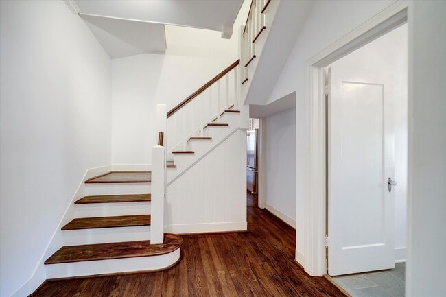 Building Photo - 2622 Westgate Dr