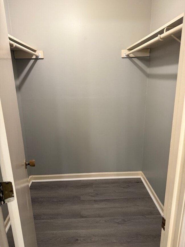 Building Photo - 132 Pebble Ct