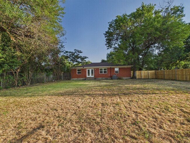 Building Photo - 6405 Seco Blvd
